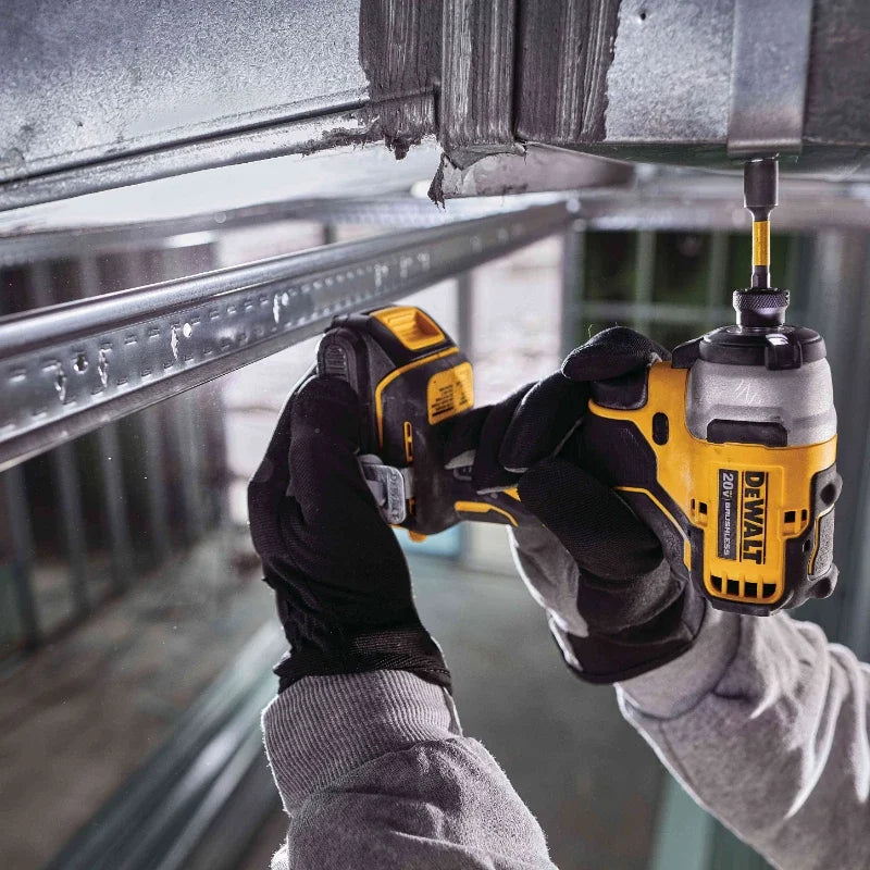 DEWALT DCF809 Kit Brushless Cordless 1/4 in. Compact Impact Driver ATOMIC™ 20V Lithium Power Tools 190NM With Battery Charger